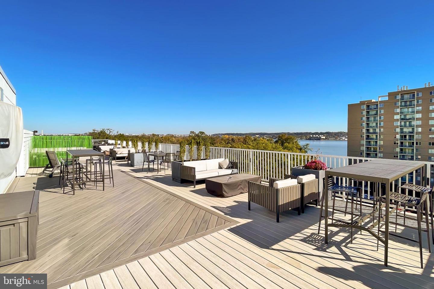 635 SLATERS LN #G-01, ALEXANDRIA, Virginia 22314, 2 Bedrooms Bedrooms, 4 Rooms Rooms,2 BathroomsBathrooms,Residential,For sale,635 SLATERS LN #G-01,VAAX2053494 MLS # VAAX2053494