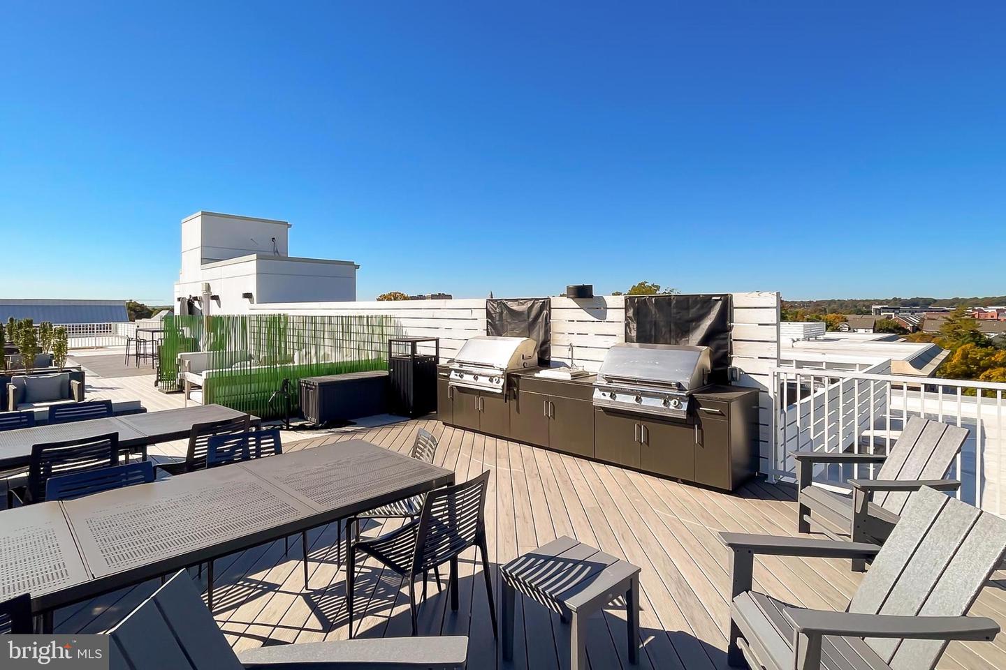 635 SLATERS LN #G-01, ALEXANDRIA, Virginia 22314, 2 Bedrooms Bedrooms, 4 Rooms Rooms,2 BathroomsBathrooms,Residential,For sale,635 SLATERS LN #G-01,VAAX2053494 MLS # VAAX2053494