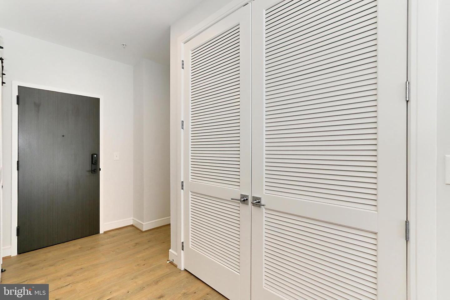 635 SLATERS LN #G-01, ALEXANDRIA, Virginia 22314, 2 Bedrooms Bedrooms, 4 Rooms Rooms,2 BathroomsBathrooms,Residential,For sale,635 SLATERS LN #G-01,VAAX2053494 MLS # VAAX2053494