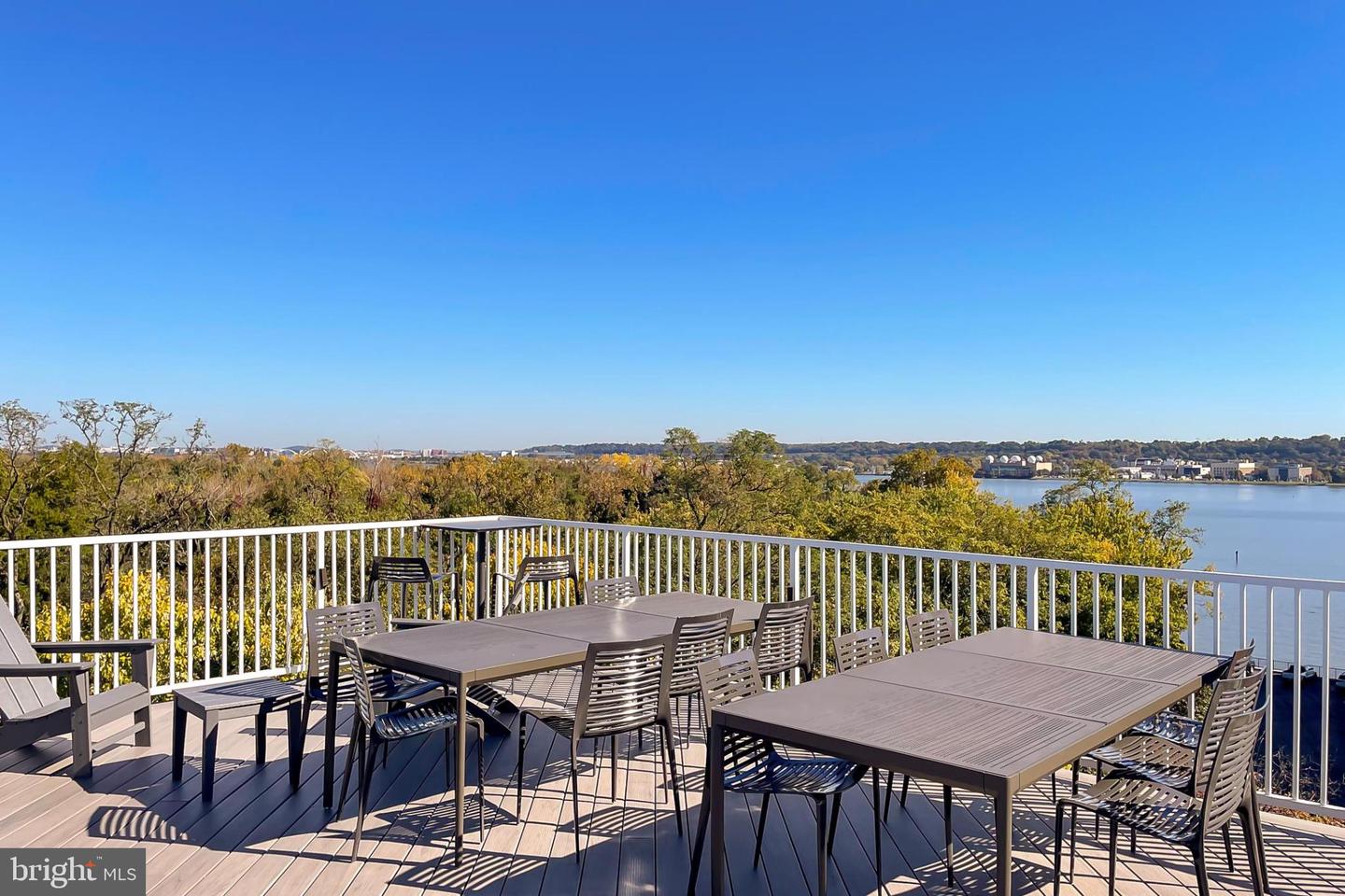 635 SLATERS LN #G-01, ALEXANDRIA, Virginia 22314, 2 Bedrooms Bedrooms, 4 Rooms Rooms,2 BathroomsBathrooms,Residential,For sale,635 SLATERS LN #G-01,VAAX2053494 MLS # VAAX2053494