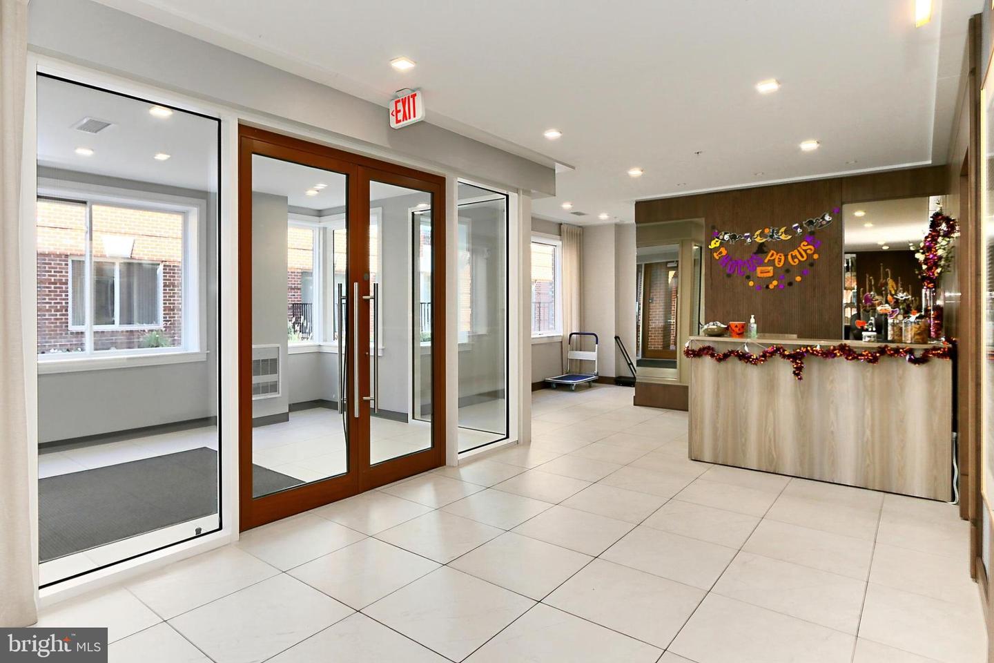 635 SLATERS LN #G-01, ALEXANDRIA, Virginia 22314, 2 Bedrooms Bedrooms, 4 Rooms Rooms,2 BathroomsBathrooms,Residential,For sale,635 SLATERS LN #G-01,VAAX2053494 MLS # VAAX2053494