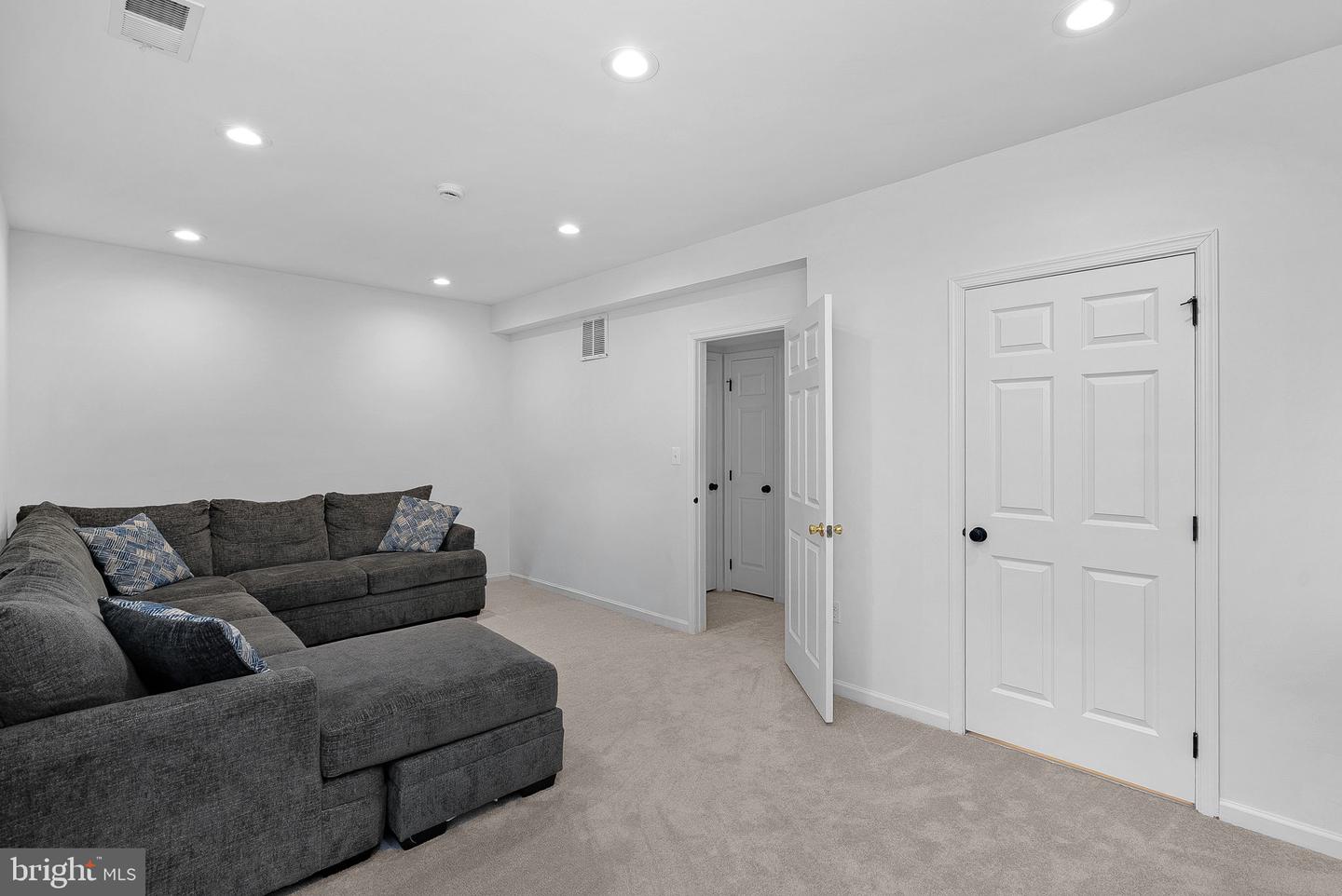 303 DUBLIN SQ, PURCELLVILLE, Virginia 20132, 3 Bedrooms Bedrooms, ,2 BathroomsBathrooms,Residential,For sale,303 DUBLIN SQ,VALO2114572 MLS # VALO2114572 303 DUBLIN SQ, PURCELLVILLE, Virginia 20132, 3 Bedrooms Bedrooms, ,2 BathroomsBathrooms,Residential,For sale,303 DUBLIN SQ,VALO2114572 MLS # VALO2114572