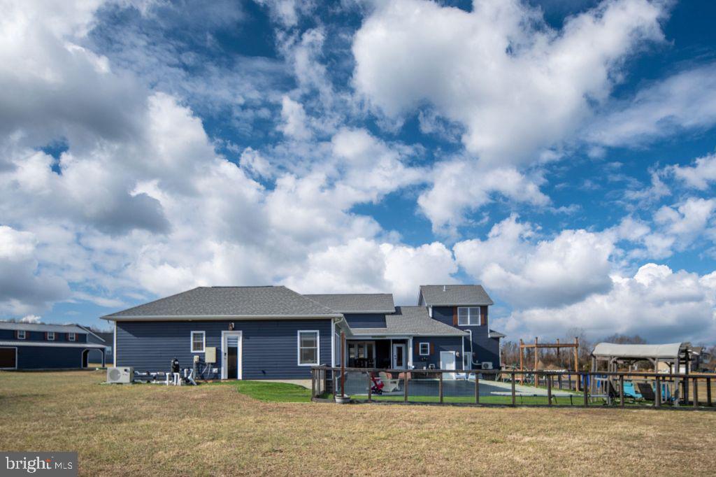 7803 FITZHUGH LN, KING GEORGE, Virginia 22485, 4 Bedrooms Bedrooms, ,3 BathroomsBathrooms,Residential,For sale,7803 FITZHUGH LN,VAKG2007556 MLS # VAKG2007556