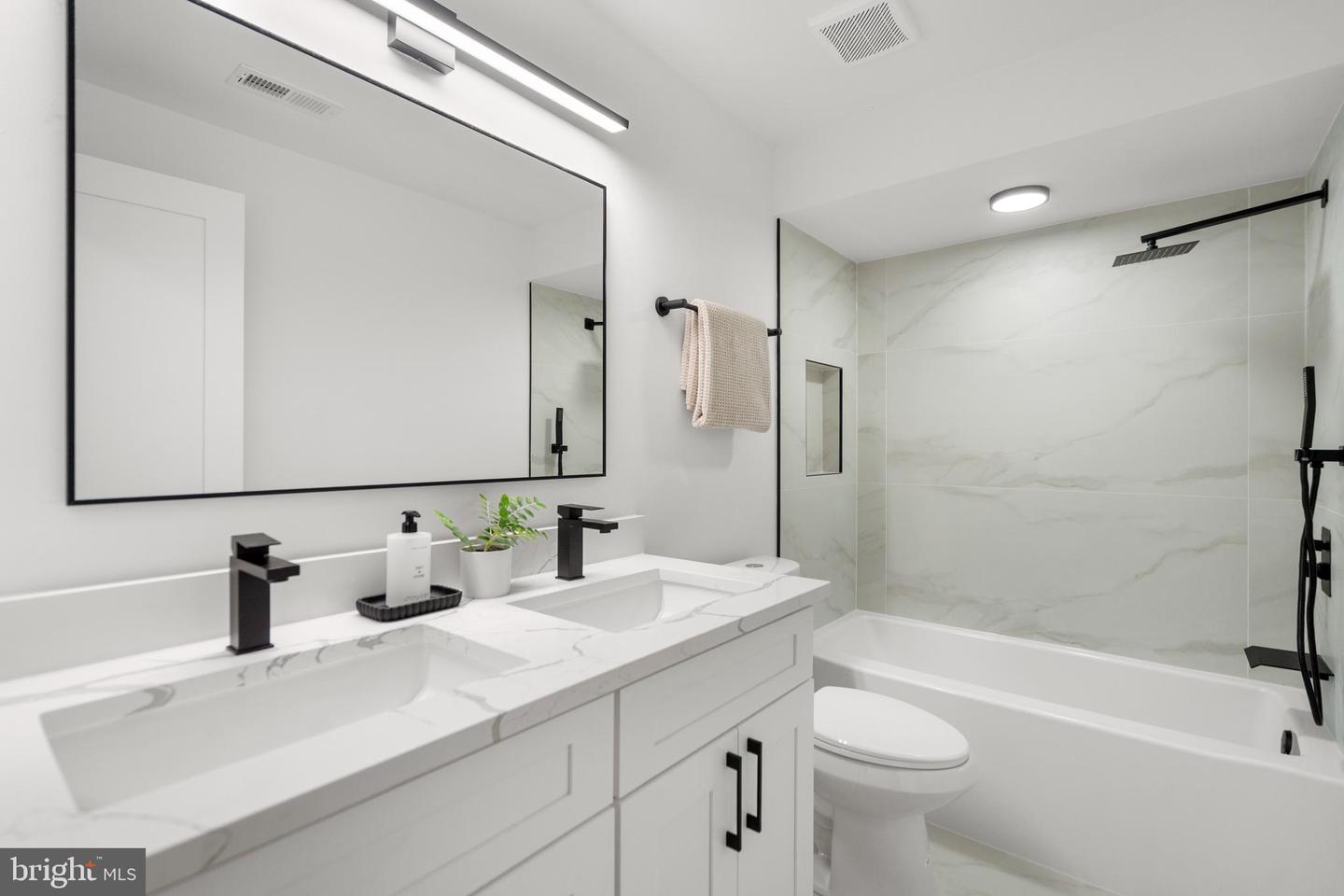 249 GALLATIN ST NW, WASHINGTON, District Of Columbia 20011, 4 Bedrooms Bedrooms, ,3 BathroomsBathrooms,Residential,For sale,249 GALLATIN ST NW,DCDC2243370 MLS # DCDC2243370