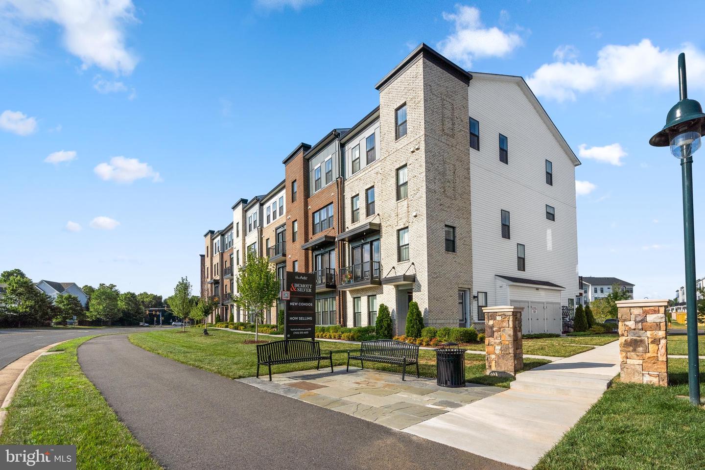 43376 FARRINGDON SQ, BROADLANDS, Virginia 20148, 3 Bedrooms Bedrooms, ,2 BathroomsBathrooms,Residential,For sale,43376 FARRINGDON SQ,VALO2114726 MLS # VALO2114726 43376 FARRINGDON SQ, BROADLANDS, Virginia 20148, 3 Bedrooms Bedrooms, ,2 BathroomsBathrooms,Residential,For sale,43376 FARRINGDON SQ,VALO2114726 MLS # VALO2114726