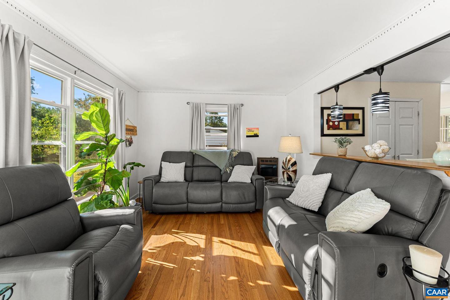 2225 WILLIAMSBURG RD, CHARLOTTESVILLE, Virginia 22901, 3 Bedrooms Bedrooms, ,1 BathroomBathrooms,Residential,For sale,2225 WILLIAMSBURG RD,672833 MLS # 672833