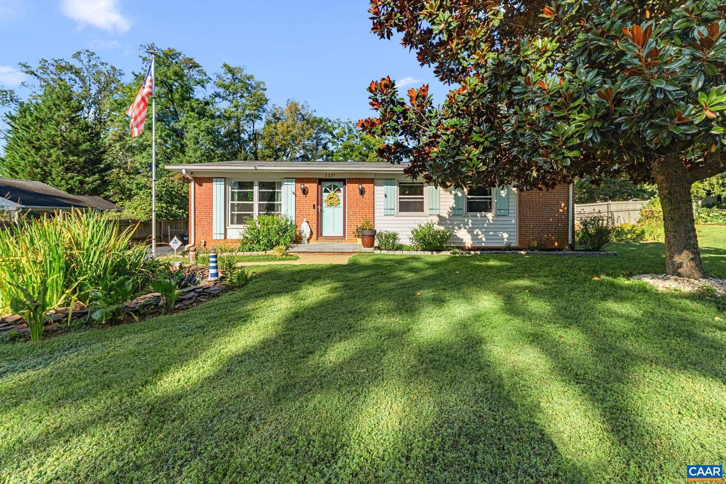 2225 WILLIAMSBURG RD, CHARLOTTESVILLE, Virginia 22901, 3 Bedrooms Bedrooms, ,1 BathroomBathrooms,Residential,For sale,2225 WILLIAMSBURG RD,672833 MLS # 672833