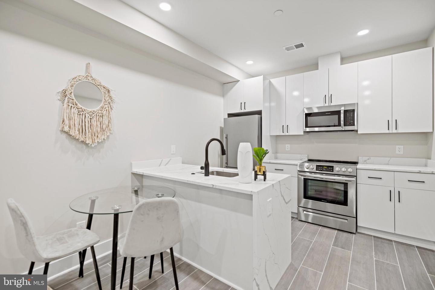 824 18TH ST NE #003, WASHINGTON, District Of Columbia 20002, 1 Bedroom Bedrooms, ,1 BathroomBathrooms,Residential,For sale,824 18TH ST NE #003,DCDC2243434 MLS # DCDC2243434 824 18TH ST NE #003, WASHINGTON, District Of Columbia 20002, 1 Bedroom Bedrooms, ,1 BathroomBathrooms,Residential,For sale,824 18TH ST NE #003,DCDC2243434 MLS # DCDC2243434