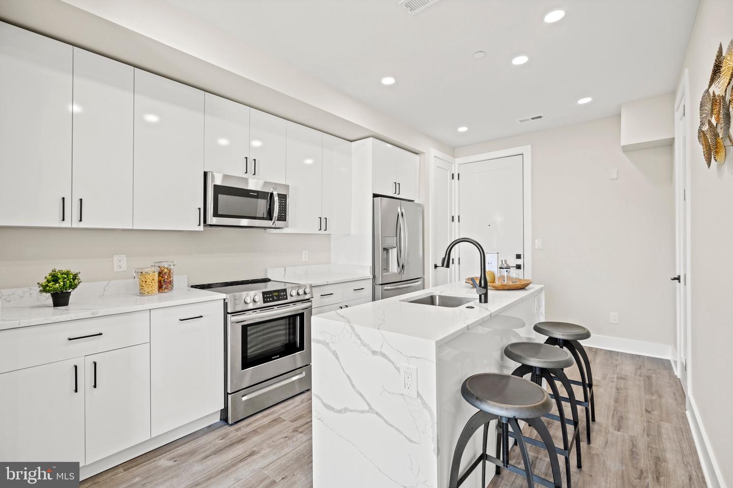 824 18TH ST NE #10, WASHINGTON, District Of Columbia 20002, 2 Bedrooms Bedrooms, ,2 BathroomsBathrooms,Residential,For sale,824 18TH ST NE #10,DCDC2243442 MLS # DCDC2243442