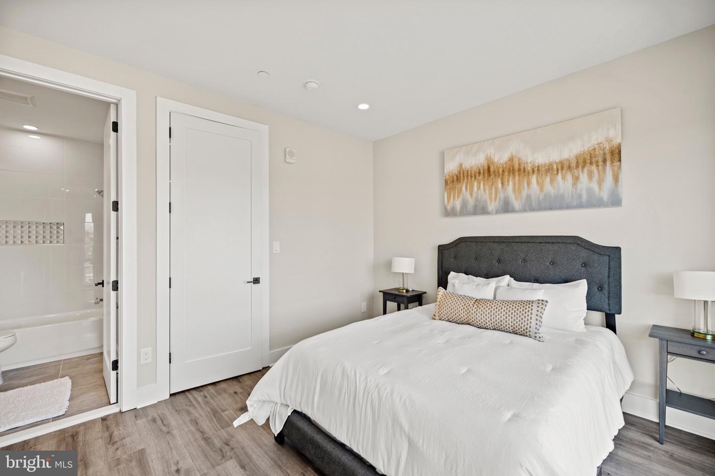 824 18TH ST NE #10, WASHINGTON, District Of Columbia 20002, 2 Bedrooms Bedrooms, ,2 BathroomsBathrooms,Residential,For sale,824 18TH ST NE #10,DCDC2243442 MLS # DCDC2243442