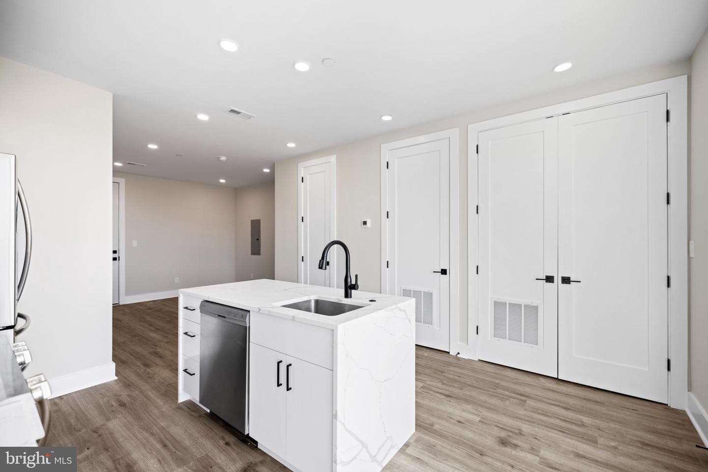 824 18TH ST NE #303, WASHINGTON, District Of Columbia 20002, 1 Bedroom Bedrooms, ,1 BathroomBathrooms,Residential,For sale,824 18TH ST NE #303,DCDC2243446 MLS # DCDC2243446