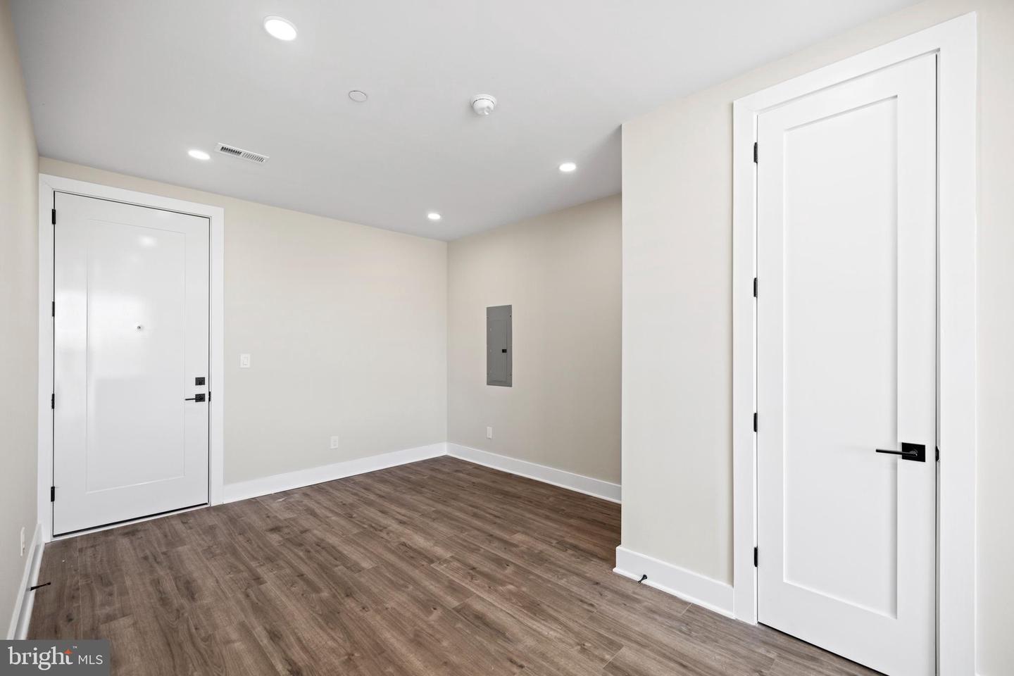 824 18TH ST NE #303, WASHINGTON, District Of Columbia 20002, 1 Bedroom Bedrooms, ,1 BathroomBathrooms,Residential,For sale,824 18TH ST NE #303,DCDC2243446 MLS # DCDC2243446