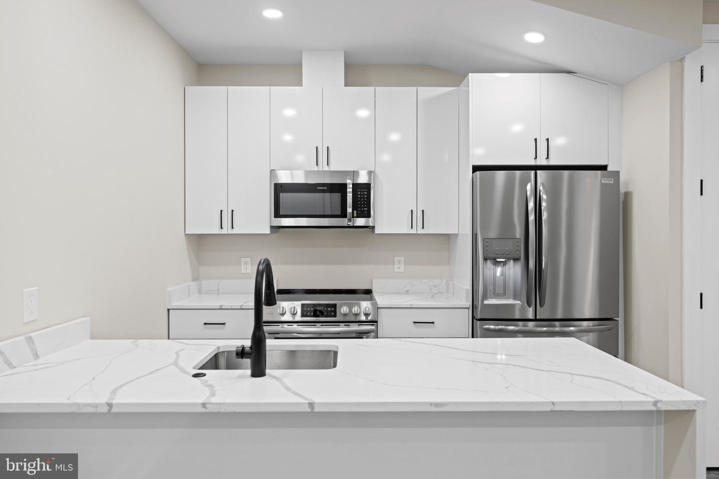 824 18TH ST NE #12, WASHINGTON, District Of Columbia 20002, 2 Bedrooms Bedrooms, ,2 BathroomsBathrooms,Residential,For sale,824 18TH ST NE #12,DCDC2243450 MLS # DCDC2243450