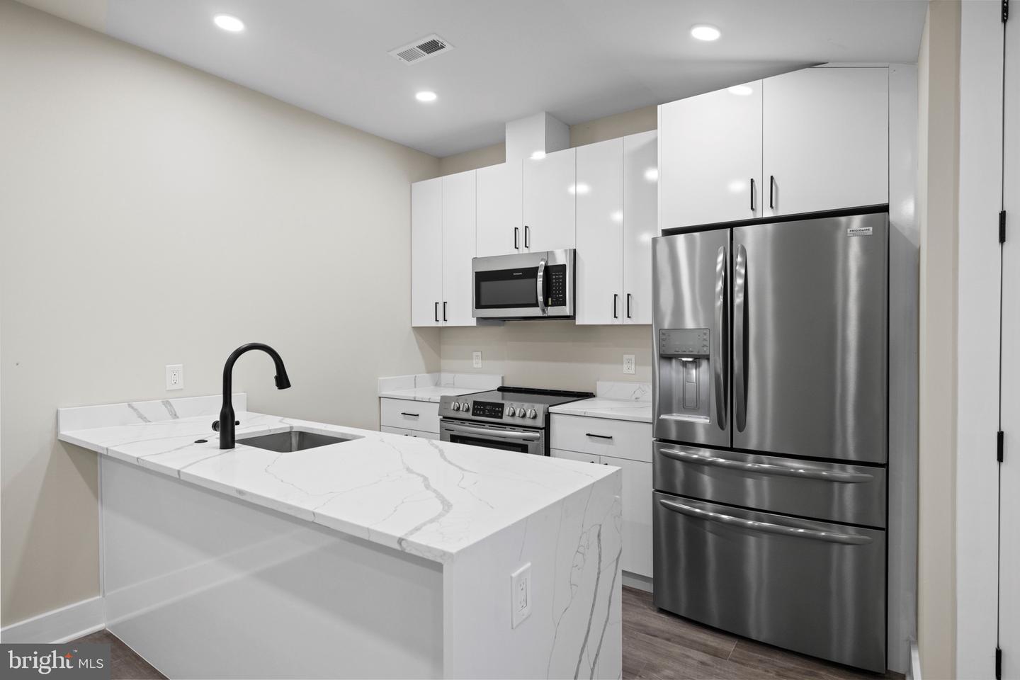 824 18TH ST NE #12, WASHINGTON, District Of Columbia 20002, 2 Bedrooms Bedrooms, ,2 BathroomsBathrooms,Residential,For sale,824 18TH ST NE #12,DCDC2243450 MLS # DCDC2243450