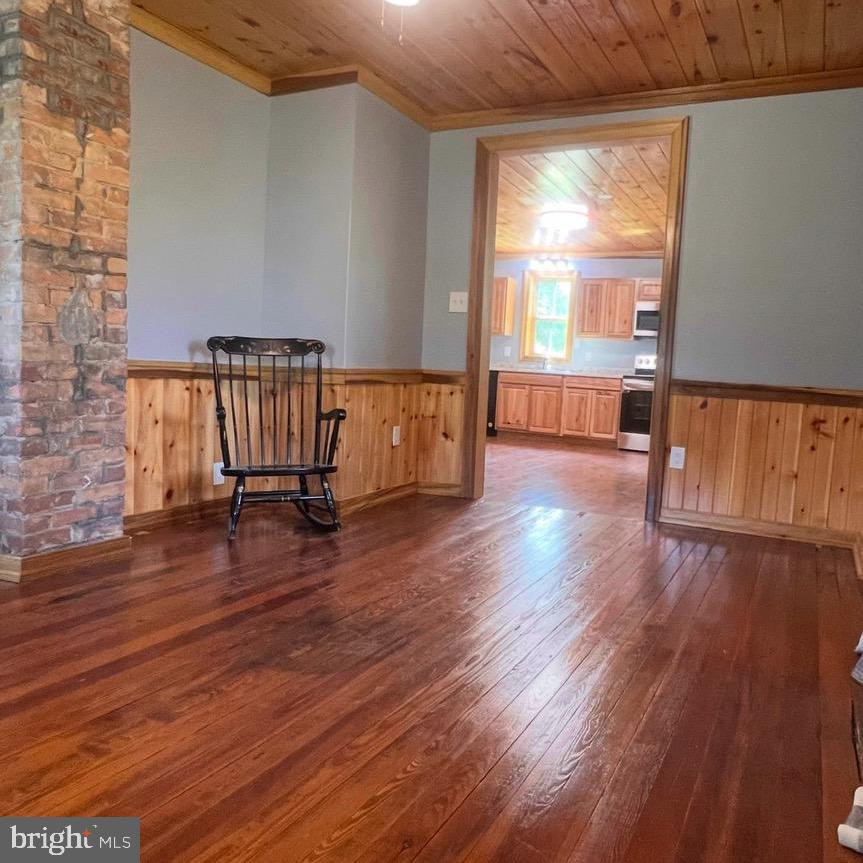 1197 JOHN MARSHALL HWY, STRASBURG, Virginia 22657, 3 Bedrooms Bedrooms, ,2 BathroomsBathrooms,Residential,For sale,1197 JOHN MARSHALL HWY,VASH2011654 MLS # VASH2011654