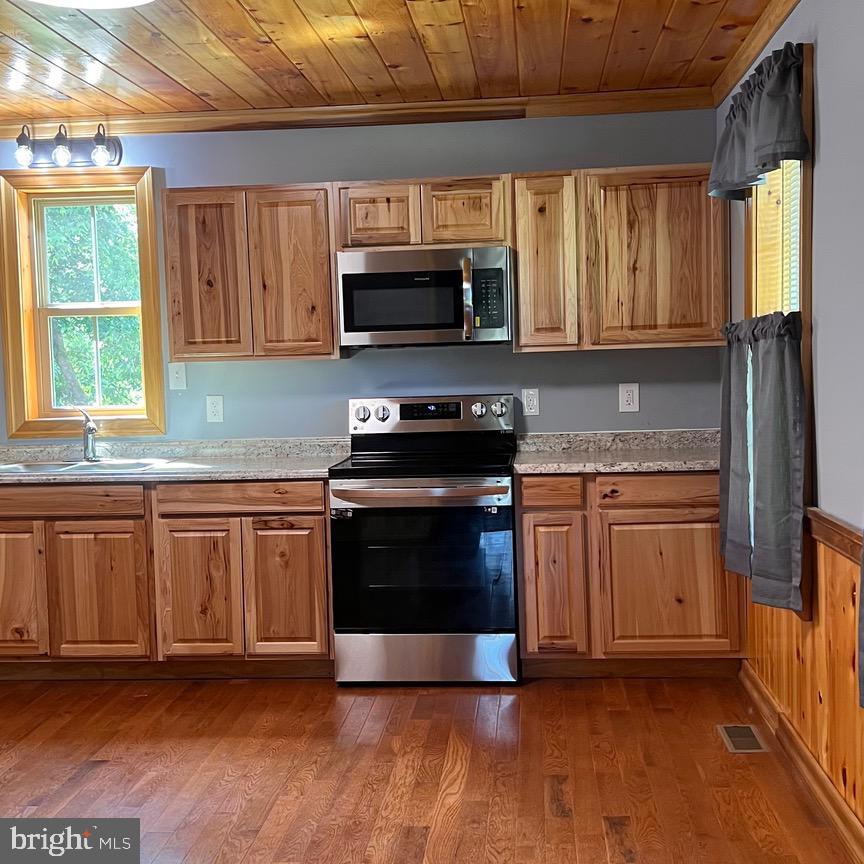 1197 JOHN MARSHALL HWY, STRASBURG, Virginia 22657, 3 Bedrooms Bedrooms, ,2 BathroomsBathrooms,Residential,For sale,1197 JOHN MARSHALL HWY,VASH2011654 MLS # VASH2011654