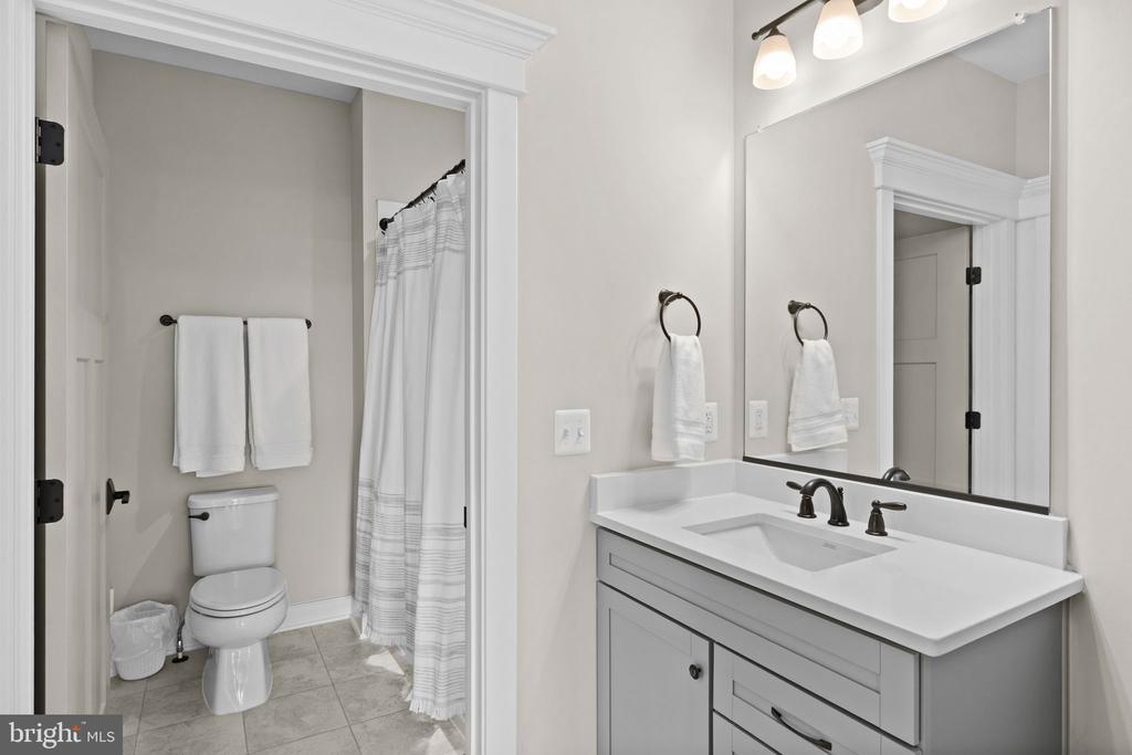 14 FAIRVIEW DR, MINERAL, Virginia 23117, 6 Bedrooms Bedrooms, ,4 BathroomsBathrooms,Residential,14 FAIRVIEW DR,VALA2009134 MLS # VALA2009134