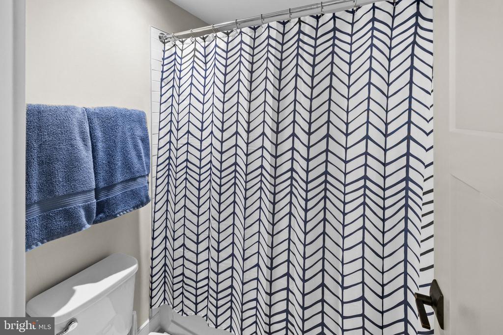 14 FAIRVIEW DR, MINERAL, Virginia 23117, 6 Bedrooms Bedrooms, ,4 BathroomsBathrooms,Residential,14 FAIRVIEW DR,VALA2009134 MLS # VALA2009134