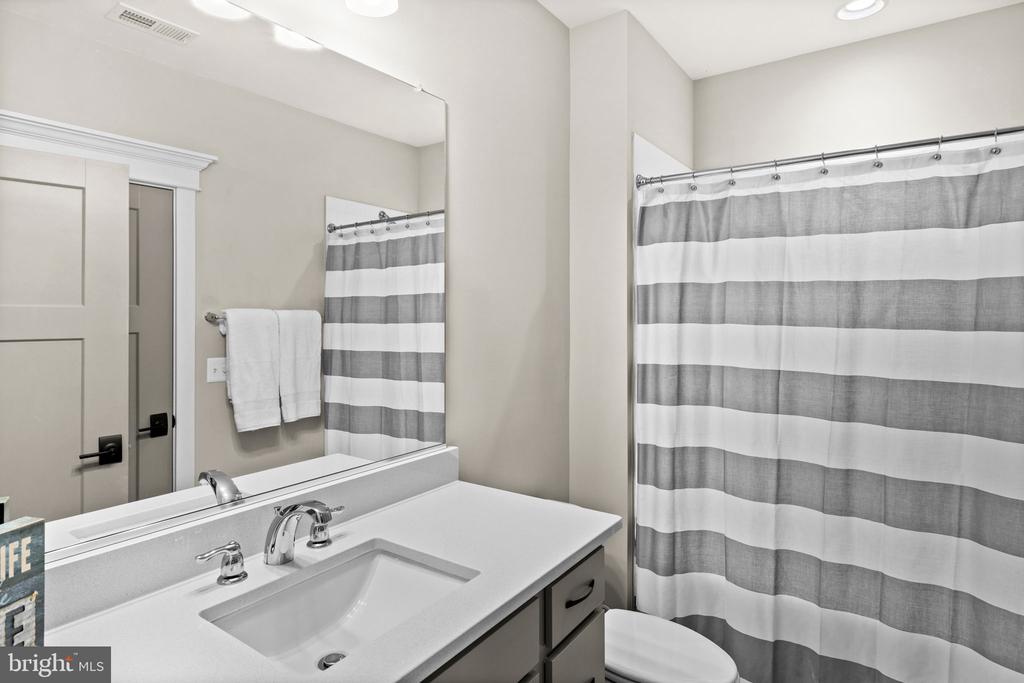 14 FAIRVIEW DR, MINERAL, Virginia 23117, 6 Bedrooms Bedrooms, ,4 BathroomsBathrooms,Residential,14 FAIRVIEW DR,VALA2009134 MLS # VALA2009134