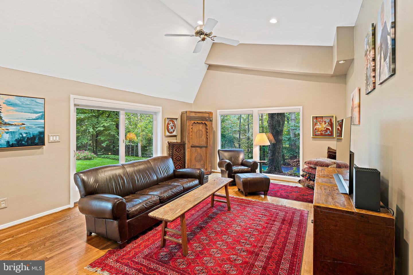 9706 BEACH MILL RD, GREAT FALLS, Virginia 22066, 4 Bedrooms Bedrooms, ,2 BathroomsBathrooms,Residential,For sale,9706 BEACH MILL RD,VAFX2272764 MLS # VAFX2272764