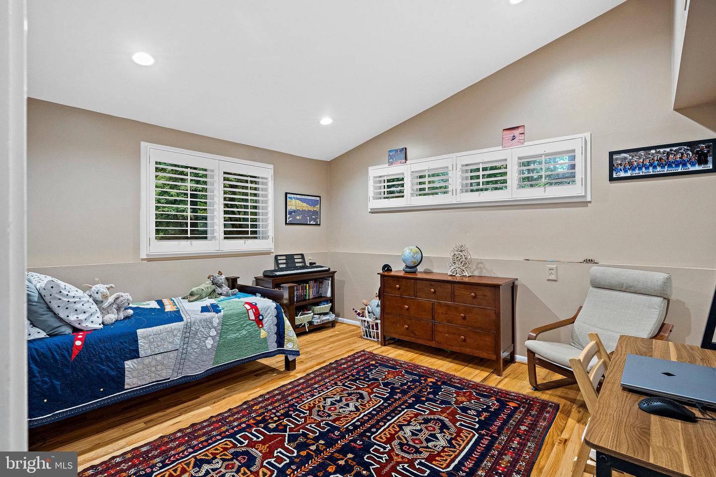 9706 BEACH MILL RD, GREAT FALLS, Virginia 22066, 4 Bedrooms Bedrooms, ,2 BathroomsBathrooms,Residential,For sale,9706 BEACH MILL RD,VAFX2272764 MLS # VAFX2272764