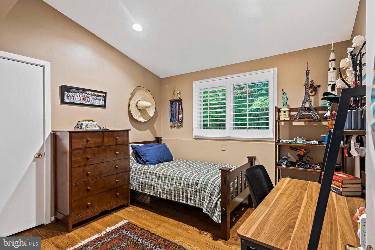 9706 BEACH MILL RD, GREAT FALLS, Virginia 22066, 4 Bedrooms Bedrooms, ,2 BathroomsBathrooms,Residential,For sale,9706 BEACH MILL RD,VAFX2272764 MLS # VAFX2272764