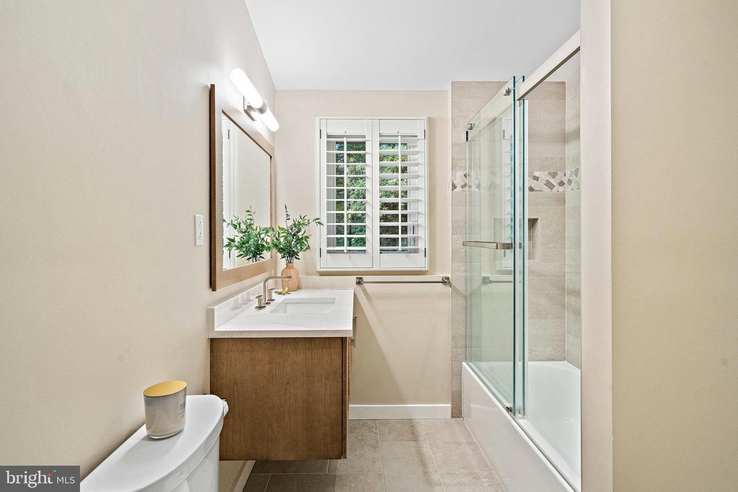 9706 BEACH MILL RD, GREAT FALLS, Virginia 22066, 4 Bedrooms Bedrooms, ,2 BathroomsBathrooms,Residential,For sale,9706 BEACH MILL RD,VAFX2272764 MLS # VAFX2272764