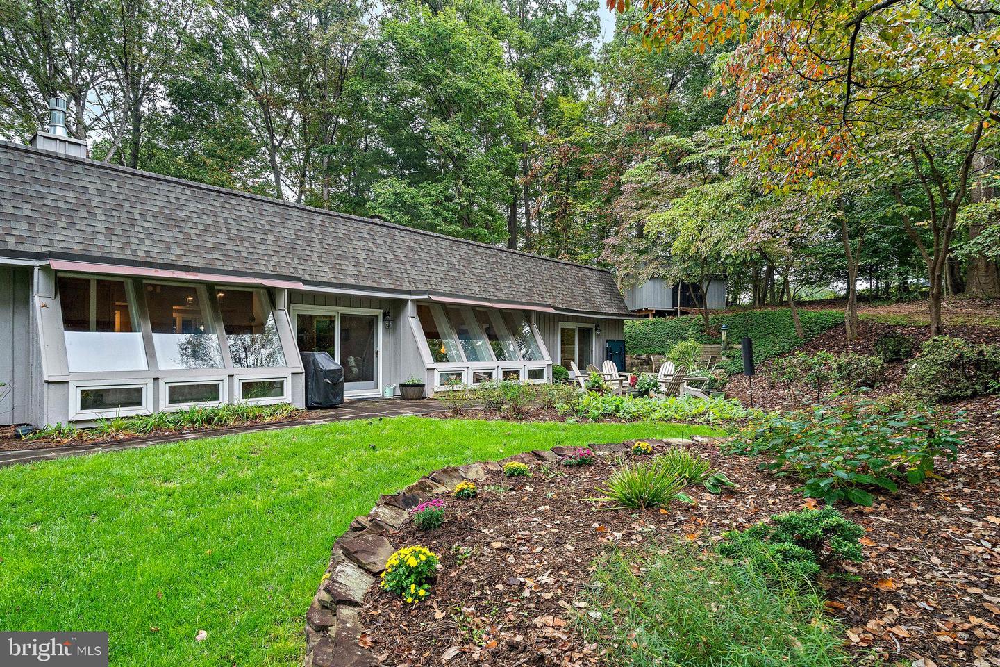 9706 BEACH MILL RD, GREAT FALLS, Virginia 22066, 4 Bedrooms Bedrooms, ,2 BathroomsBathrooms,Residential,For sale,9706 BEACH MILL RD,VAFX2272764 MLS # VAFX2272764