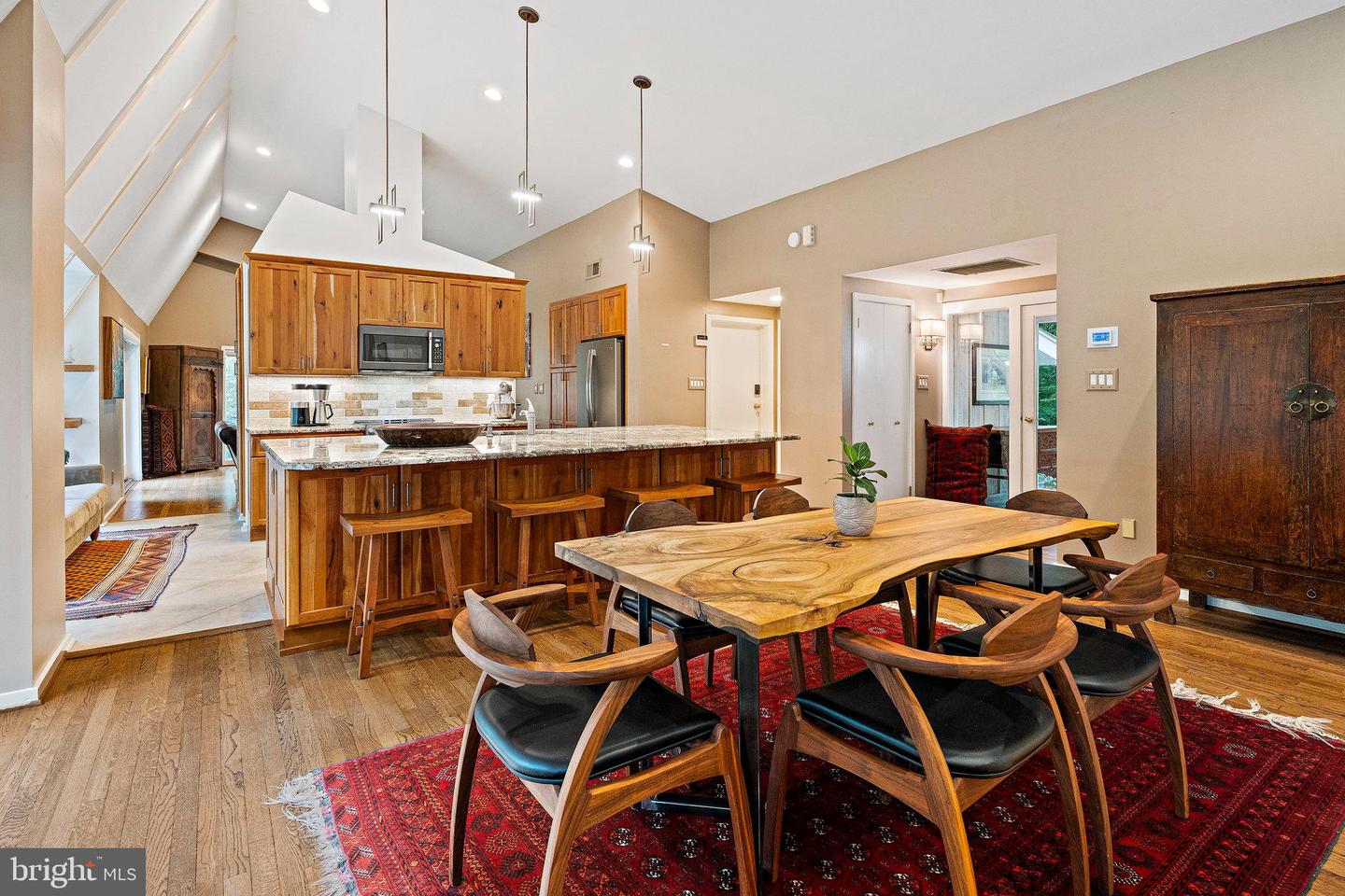 9706 BEACH MILL RD, GREAT FALLS, Virginia 22066, 4 Bedrooms Bedrooms, ,2 BathroomsBathrooms,Residential,For sale,9706 BEACH MILL RD,VAFX2272764 MLS # VAFX2272764