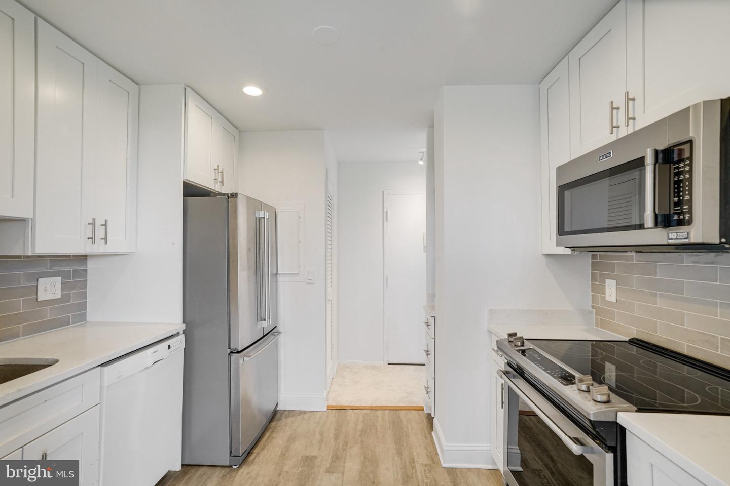 3245 RIO DR #901, FALLS CHURCH, Virginia 22041, 2 Bedrooms Bedrooms, ,2 BathroomsBathrooms,Residential,For sale,3245 RIO DR #901,VAFX2276774 MLS # VAFX2276774 3245 RIO DR #901, FALLS CHURCH, Virginia 22041, 2 Bedrooms Bedrooms, ,2 BathroomsBathrooms,Residential,For sale,3245 RIO DR #901,VAFX2276774 MLS # VAFX2276774