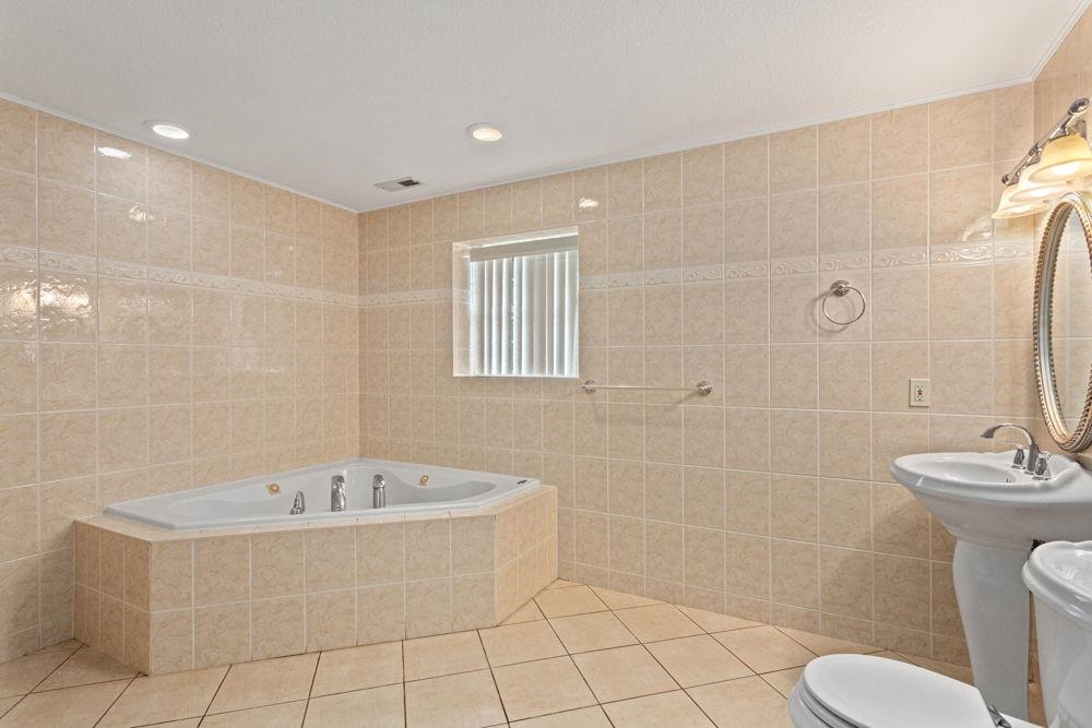 1734 AMHERST CT, HARRISONBURG, Virginia 22801, 3 Bedrooms Bedrooms, ,3 BathroomsBathrooms,Residential,1734 AMHERST CT,672842 MLS # 672842