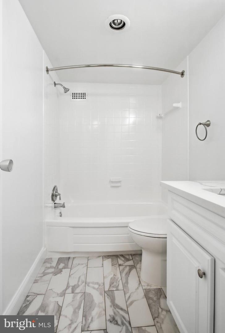 1300 ARMY NAVY DR #124, ARLINGTON, Virginia 22202, 1 Bedroom Bedrooms, ,1 BathroomBathrooms,Residential,For sale,1300 ARMY NAVY DR #124,VAAR2066486 MLS # VAAR2066486