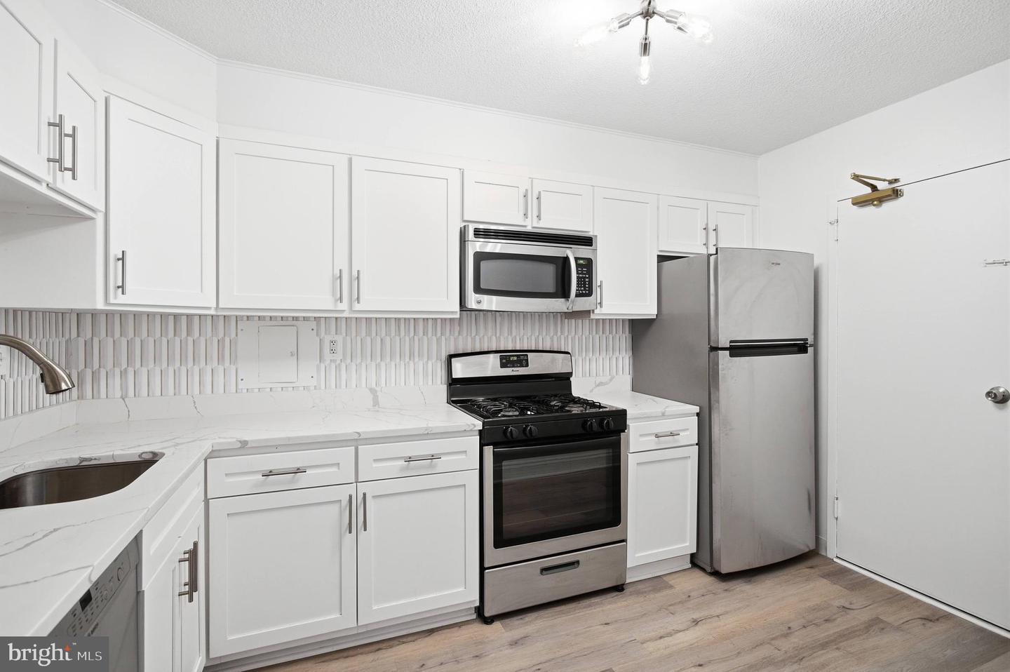 1300 ARMY NAVY DR #124, ARLINGTON, Virginia 22202, 1 Bedroom Bedrooms, ,1 BathroomBathrooms,Residential,For sale,1300 ARMY NAVY DR #124,VAAR2066486 MLS # VAAR2066486