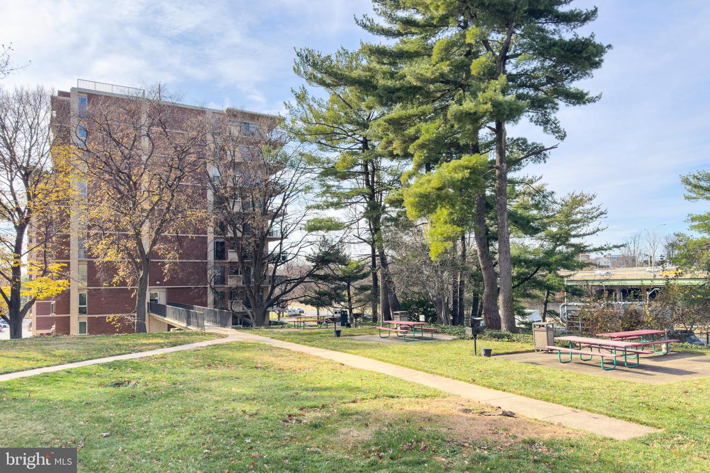 1300 ARMY NAVY DR #124, ARLINGTON, Virginia 22202, 1 Bedroom Bedrooms, ,1 BathroomBathrooms,Residential,For sale,1300 ARMY NAVY DR #124,VAAR2066486 MLS # VAAR2066486