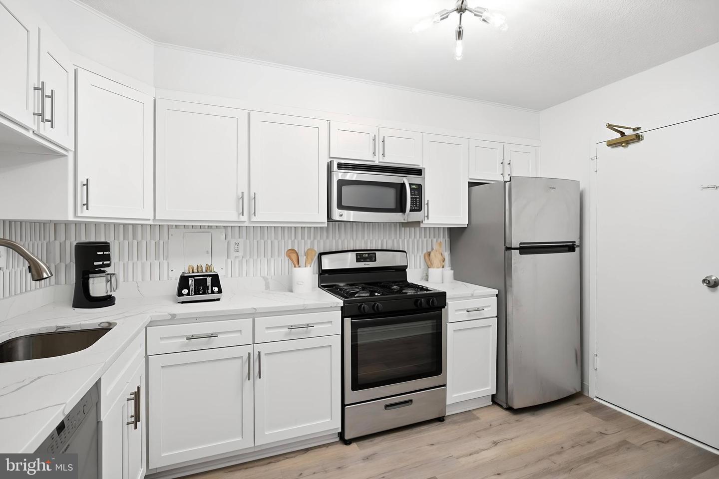 1300 ARMY NAVY DR #124, ARLINGTON, Virginia 22202, 1 Bedroom Bedrooms, ,1 BathroomBathrooms,Residential,For sale,1300 ARMY NAVY DR #124,VAAR2066486 MLS # VAAR2066486