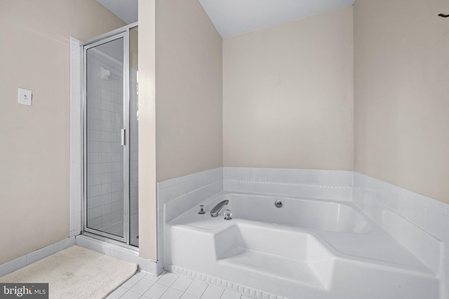 12170 IVAKOTA CT, MANASSAS, Virginia 20112, 5 Bedrooms Bedrooms, ,2 BathroomsBathrooms,Residential,For sale,12170 IVAKOTA CT,VAPW2109180 MLS # VAPW2109180