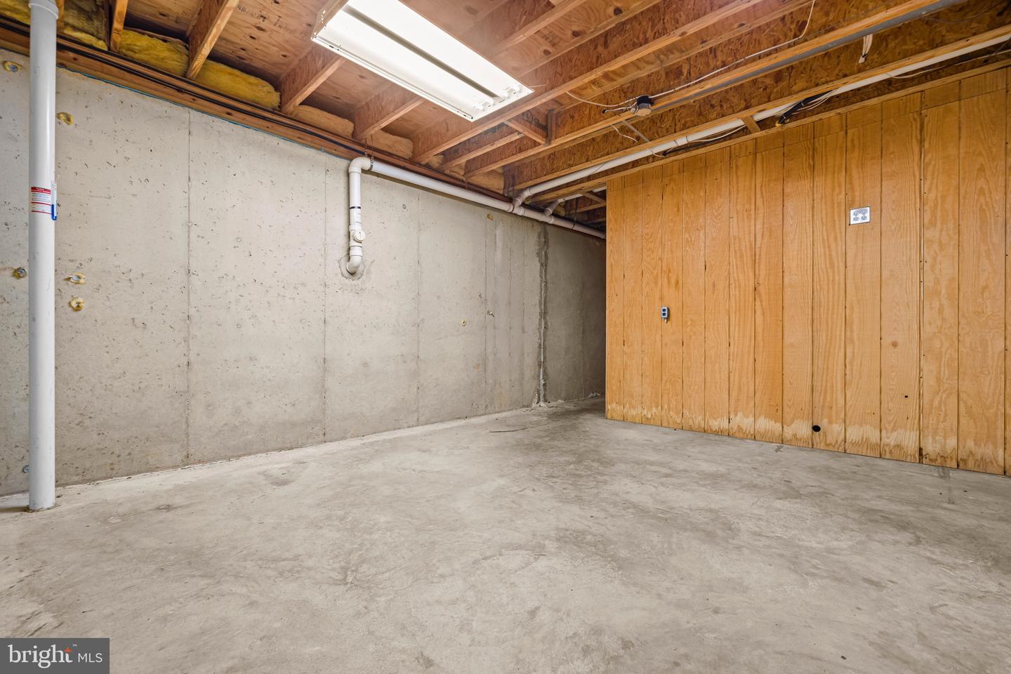 12170 IVAKOTA CT, MANASSAS, Virginia 20112, 5 Bedrooms Bedrooms, ,2 BathroomsBathrooms,Residential,For sale,12170 IVAKOTA CT,VAPW2109180 MLS # VAPW2109180