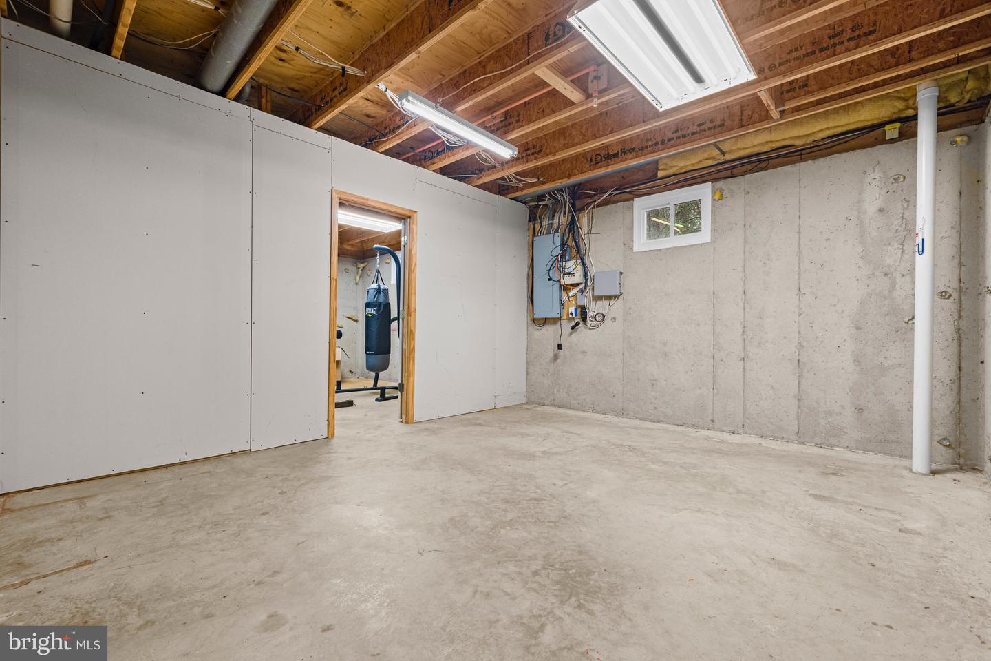 12170 IVAKOTA CT, MANASSAS, Virginia 20112, 5 Bedrooms Bedrooms, ,2 BathroomsBathrooms,Residential,For sale,12170 IVAKOTA CT,VAPW2109180 MLS # VAPW2109180