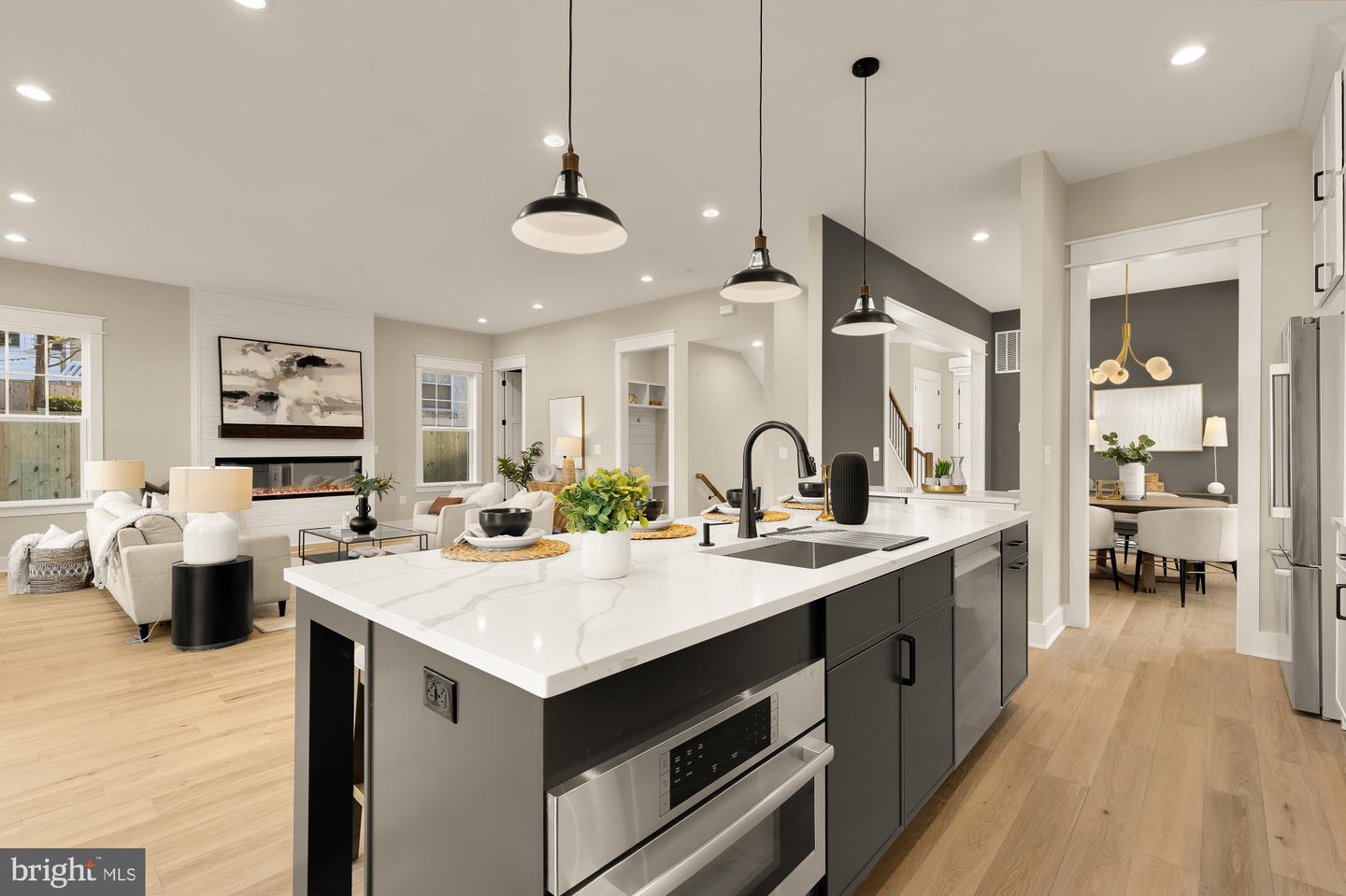 859 N LEXINGTON ST, ARLINGTON, Virginia 22205, 5 Bedrooms Bedrooms, ,4 BathroomsBathrooms,Residential,For sale,859 N LEXINGTON ST,VAAR2067002 MLS # VAAR2067002