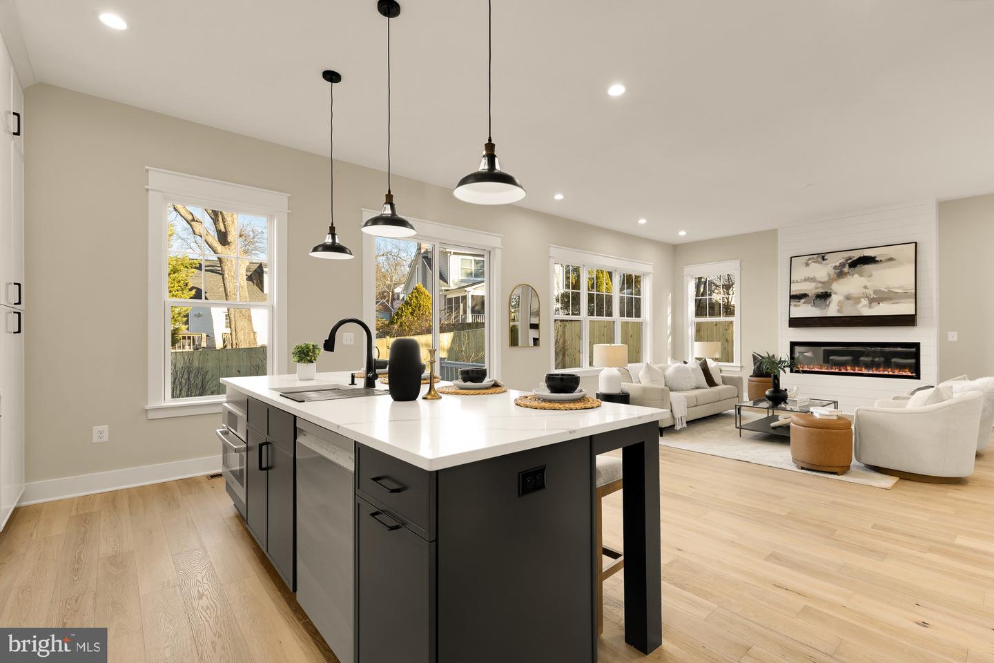 859 N LEXINGTON ST, ARLINGTON, Virginia 22205, 5 Bedrooms Bedrooms, ,4 BathroomsBathrooms,Residential,For sale,859 N LEXINGTON ST,VAAR2067002 MLS # VAAR2067002