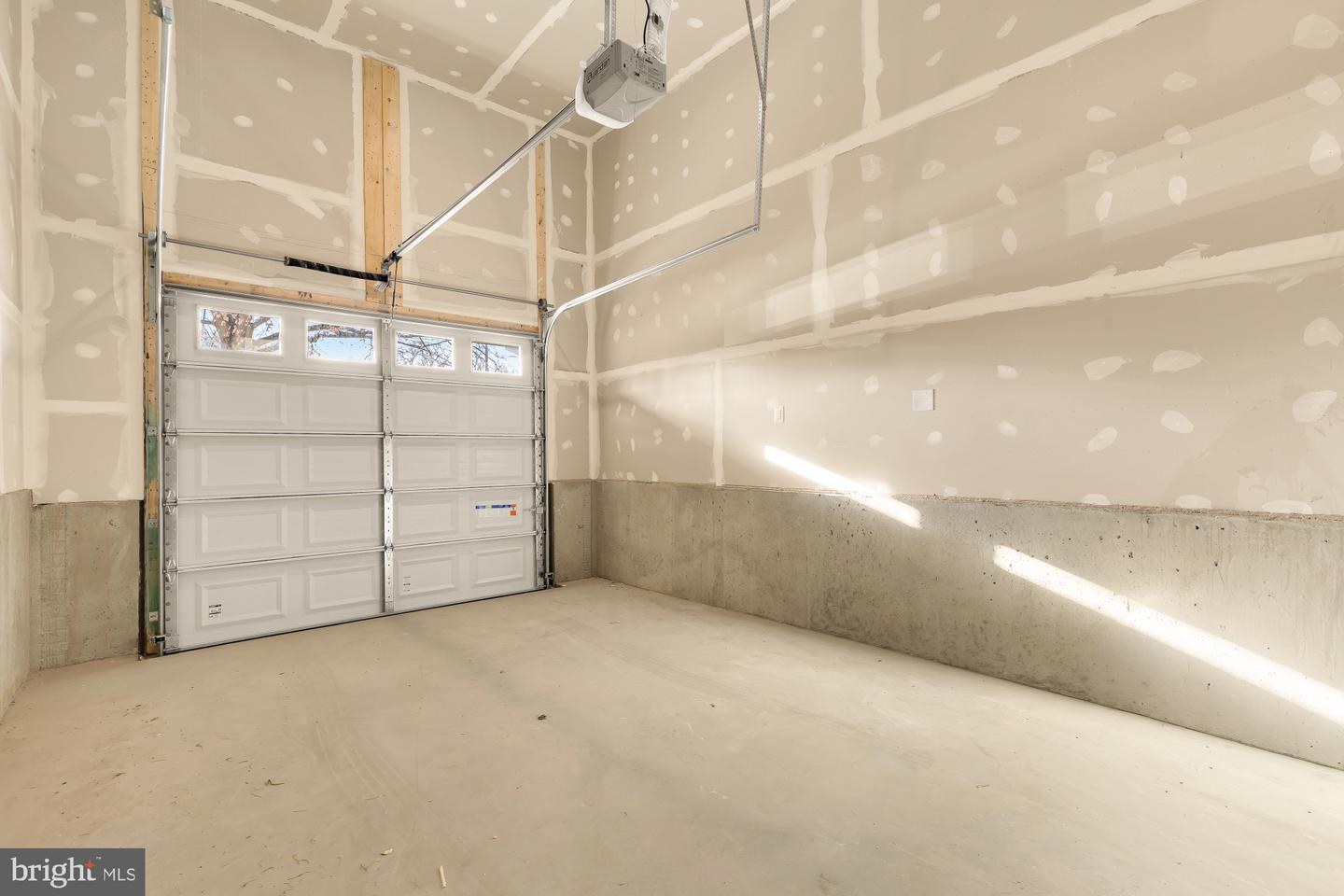 859 N LEXINGTON ST, ARLINGTON, Virginia 22205, 5 Bedrooms Bedrooms, ,4 BathroomsBathrooms,Residential,For sale,859 N LEXINGTON ST,VAAR2067002 MLS # VAAR2067002