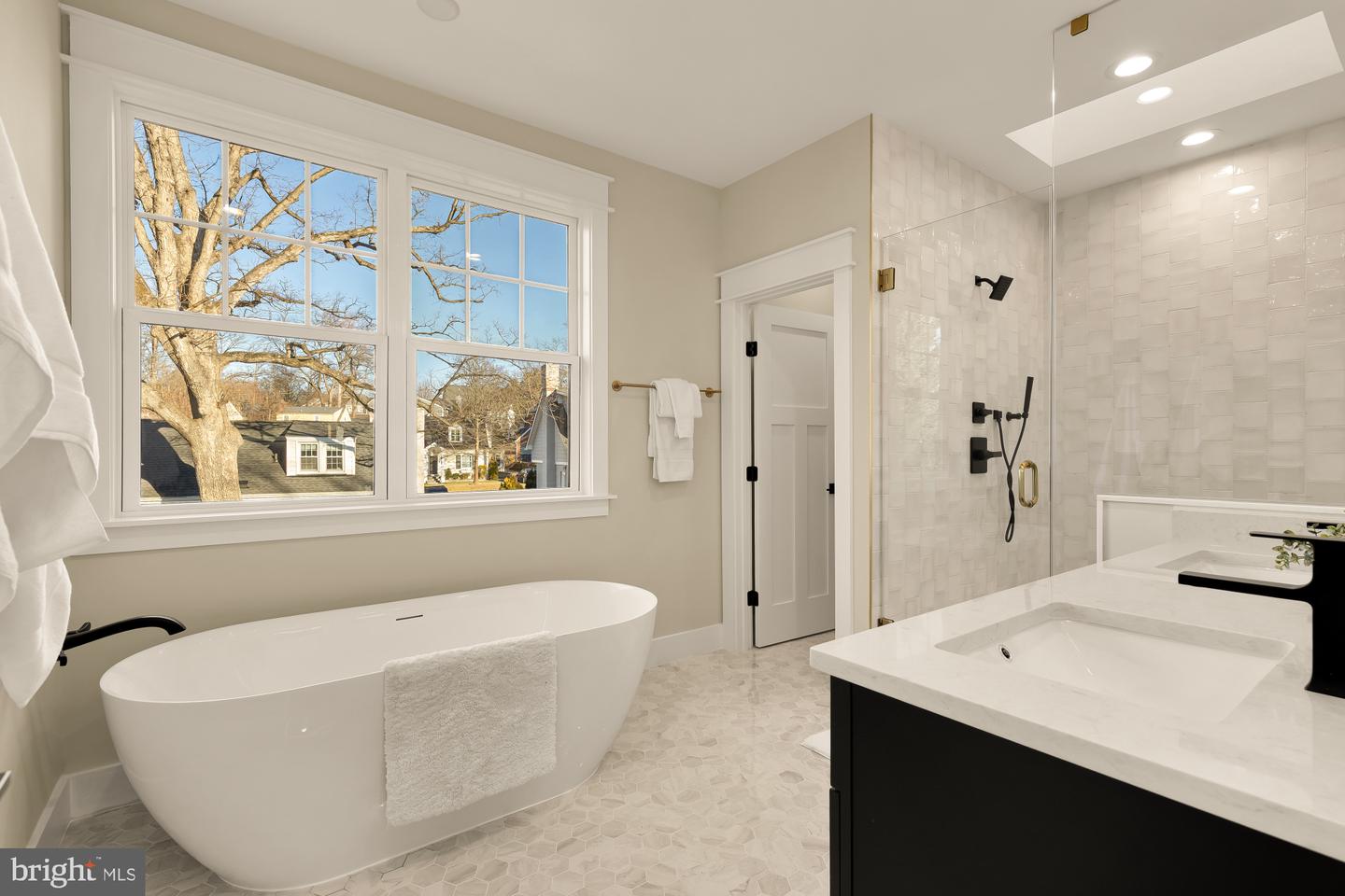 859 N LEXINGTON ST, ARLINGTON, Virginia 22205, 5 Bedrooms Bedrooms, ,4 BathroomsBathrooms,Residential,For sale,859 N LEXINGTON ST,VAAR2067002 MLS # VAAR2067002