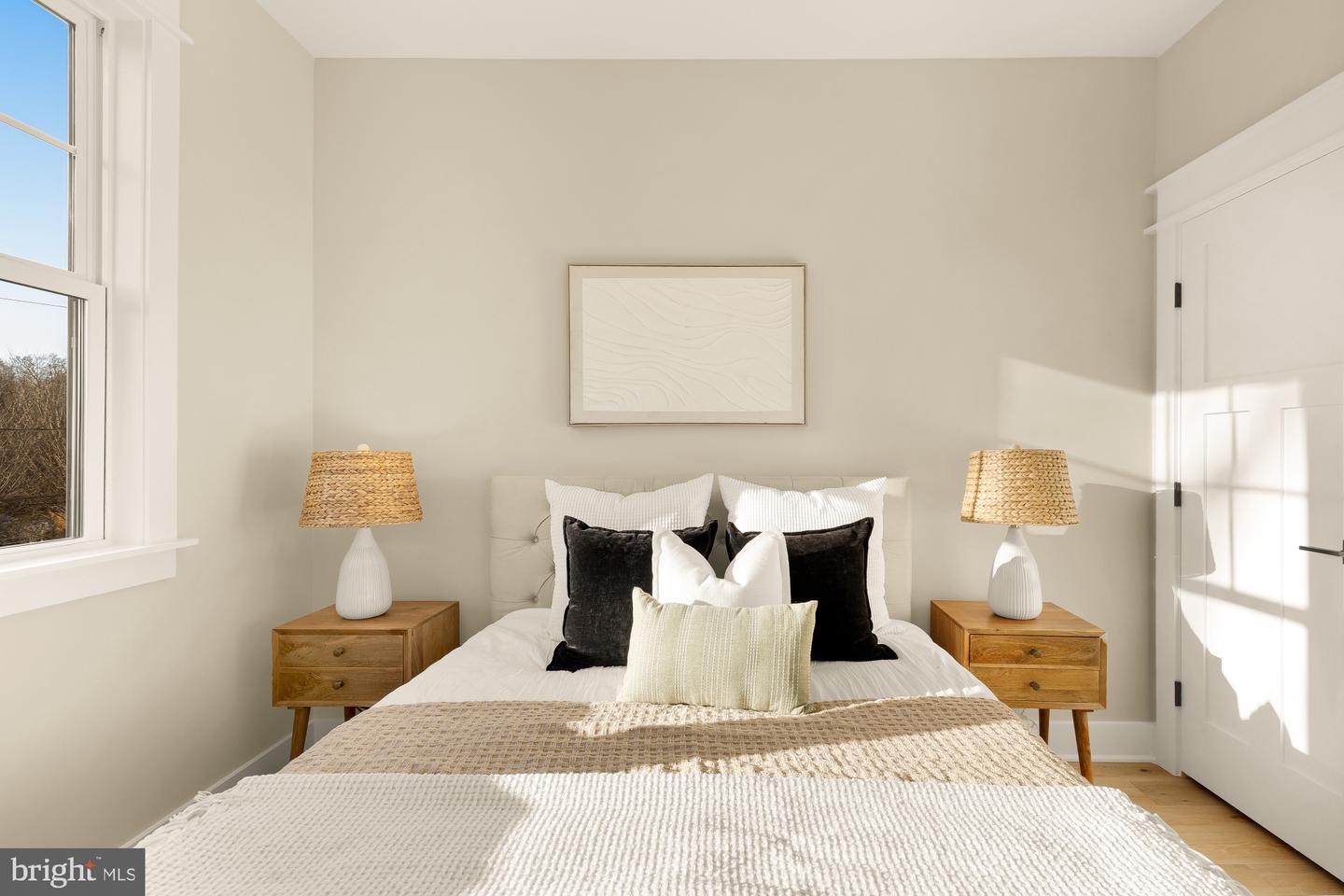 859 N LEXINGTON ST, ARLINGTON, Virginia 22205, 5 Bedrooms Bedrooms, ,4 BathroomsBathrooms,Residential,For sale,859 N LEXINGTON ST,VAAR2067002 MLS # VAAR2067002