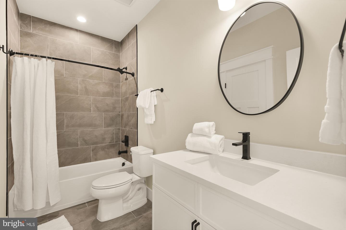 859 N LEXINGTON ST, ARLINGTON, Virginia 22205, 5 Bedrooms Bedrooms, ,4 BathroomsBathrooms,Residential,For sale,859 N LEXINGTON ST,VAAR2067002 MLS # VAAR2067002