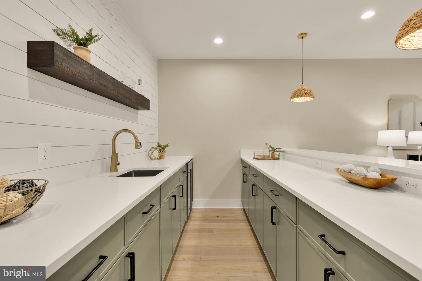 859 N LEXINGTON ST, ARLINGTON, Virginia 22205, 5 Bedrooms Bedrooms, ,4 BathroomsBathrooms,Residential,For sale,859 N LEXINGTON ST,VAAR2067002 MLS # VAAR2067002