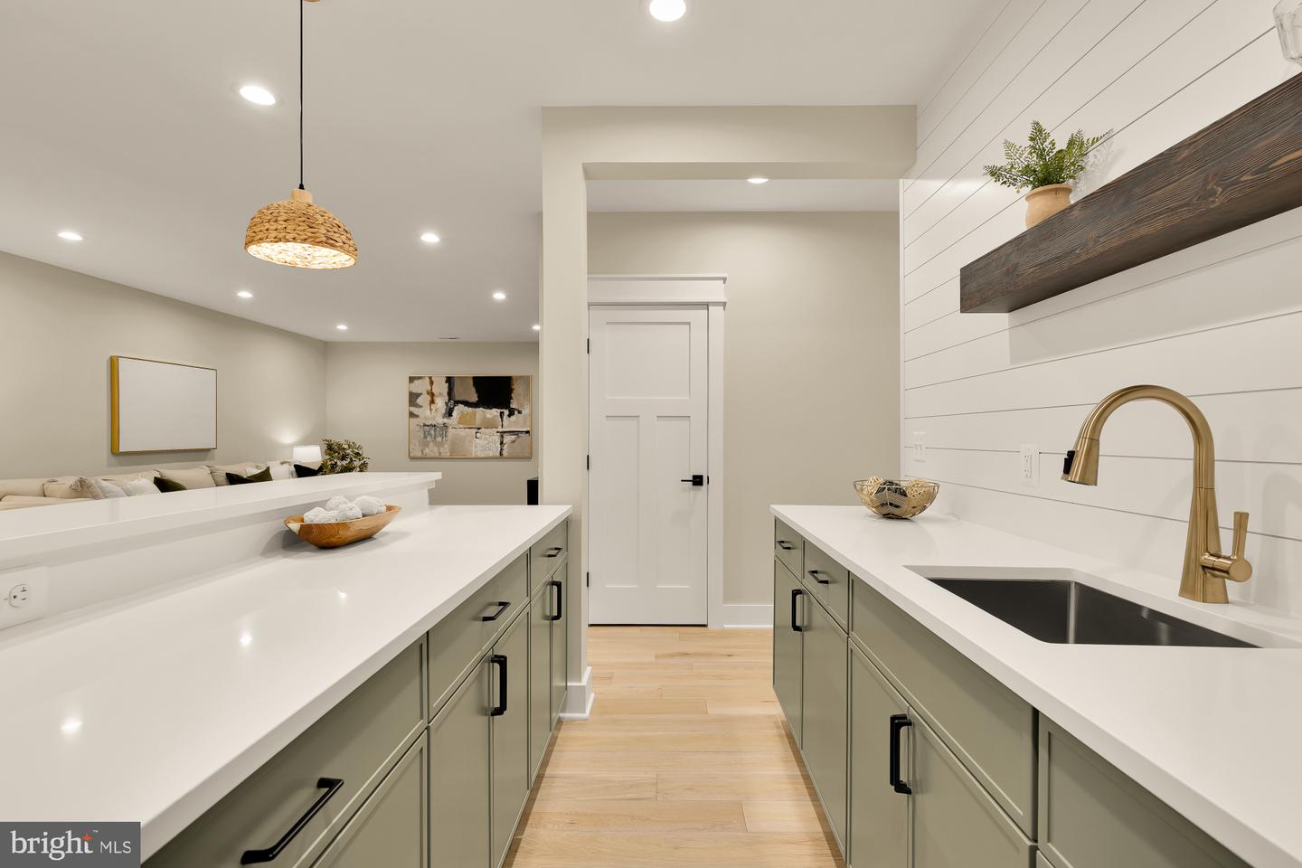 859 N LEXINGTON ST, ARLINGTON, Virginia 22205, 5 Bedrooms Bedrooms, ,4 BathroomsBathrooms,Residential,For sale,859 N LEXINGTON ST,VAAR2067002 MLS # VAAR2067002