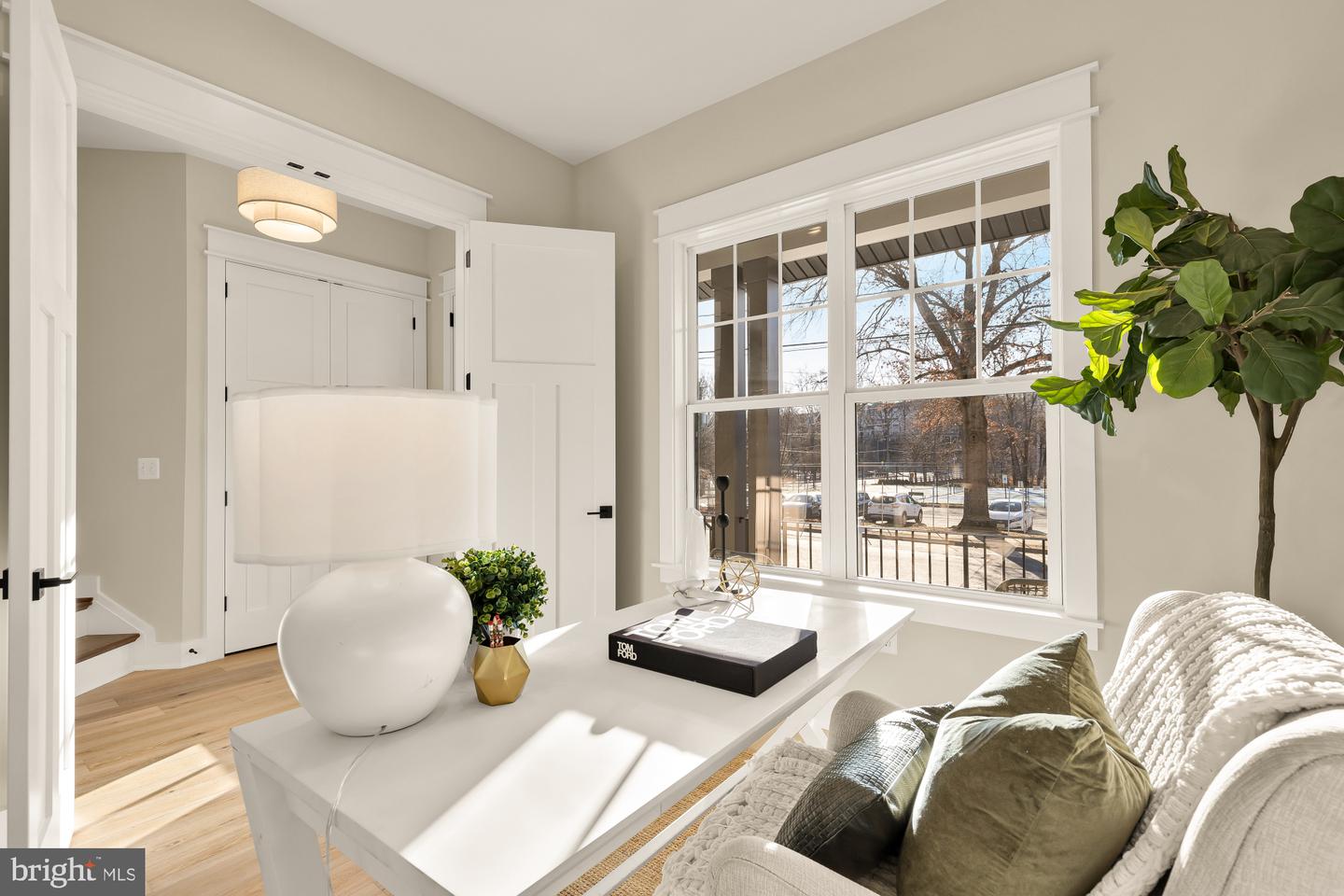 859 N LEXINGTON ST, ARLINGTON, Virginia 22205, 5 Bedrooms Bedrooms, ,4 BathroomsBathrooms,Residential,For sale,859 N LEXINGTON ST,VAAR2067002 MLS # VAAR2067002