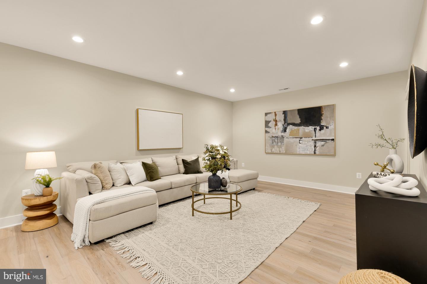 859 N LEXINGTON ST, ARLINGTON, Virginia 22205, 5 Bedrooms Bedrooms, ,4 BathroomsBathrooms,Residential,For sale,859 N LEXINGTON ST,VAAR2067002 MLS # VAAR2067002