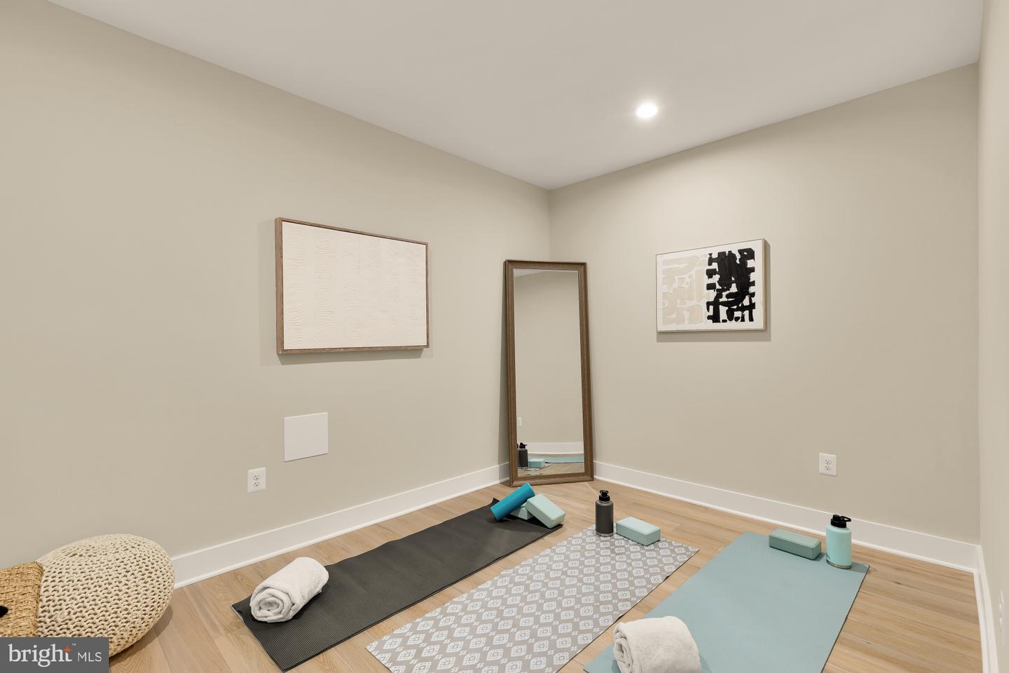 859 N LEXINGTON ST, ARLINGTON, Virginia 22205, 5 Bedrooms Bedrooms, ,4 BathroomsBathrooms,Residential,For sale,859 N LEXINGTON ST,VAAR2067002 MLS # VAAR2067002