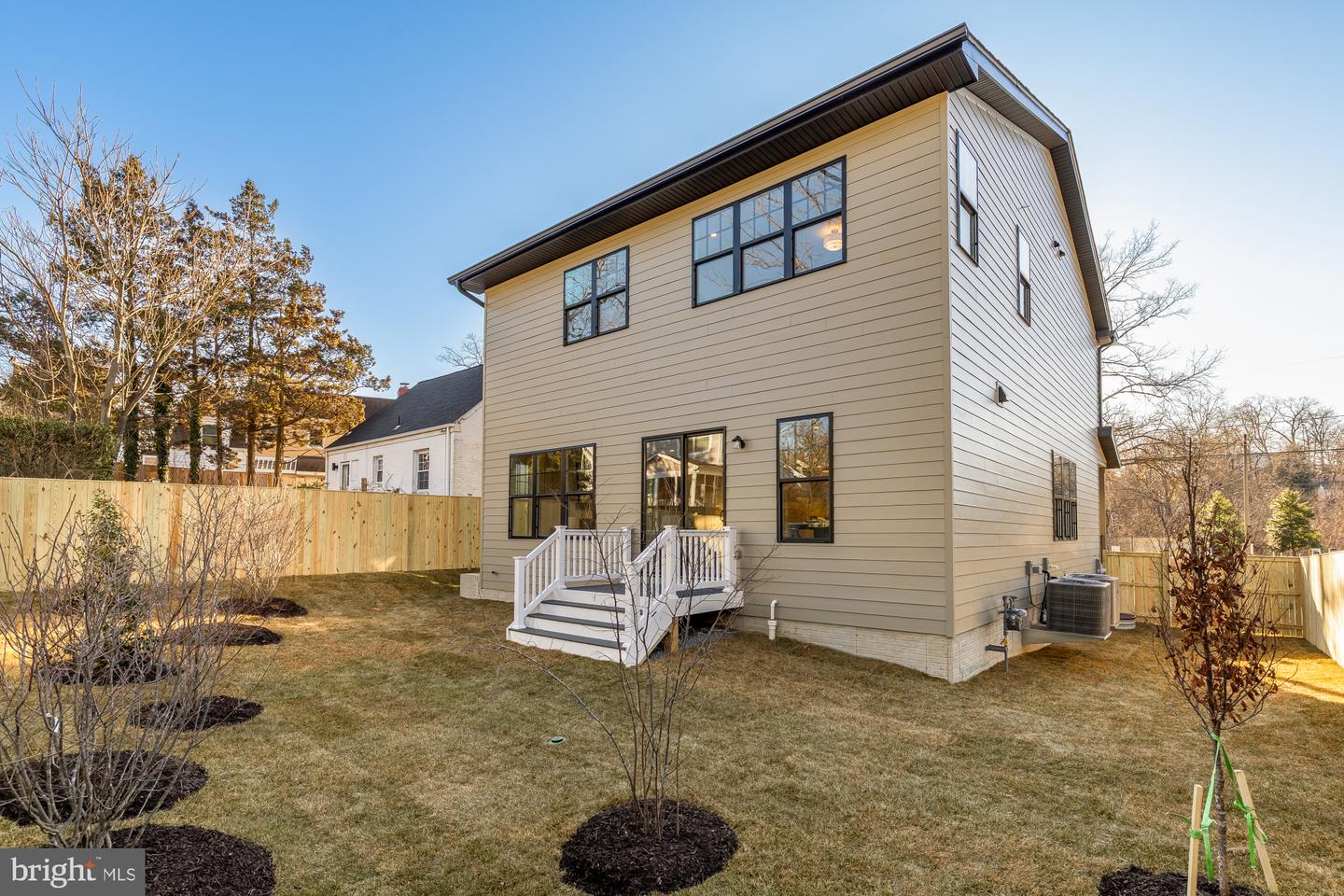 859 N LEXINGTON ST, ARLINGTON, Virginia 22205, 5 Bedrooms Bedrooms, ,4 BathroomsBathrooms,Residential,For sale,859 N LEXINGTON ST,VAAR2067002 MLS # VAAR2067002